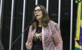 Imagem da notícia Comissão aprova projeto que permite trocar candidato a vice ou a suplente até a véspera da eleição